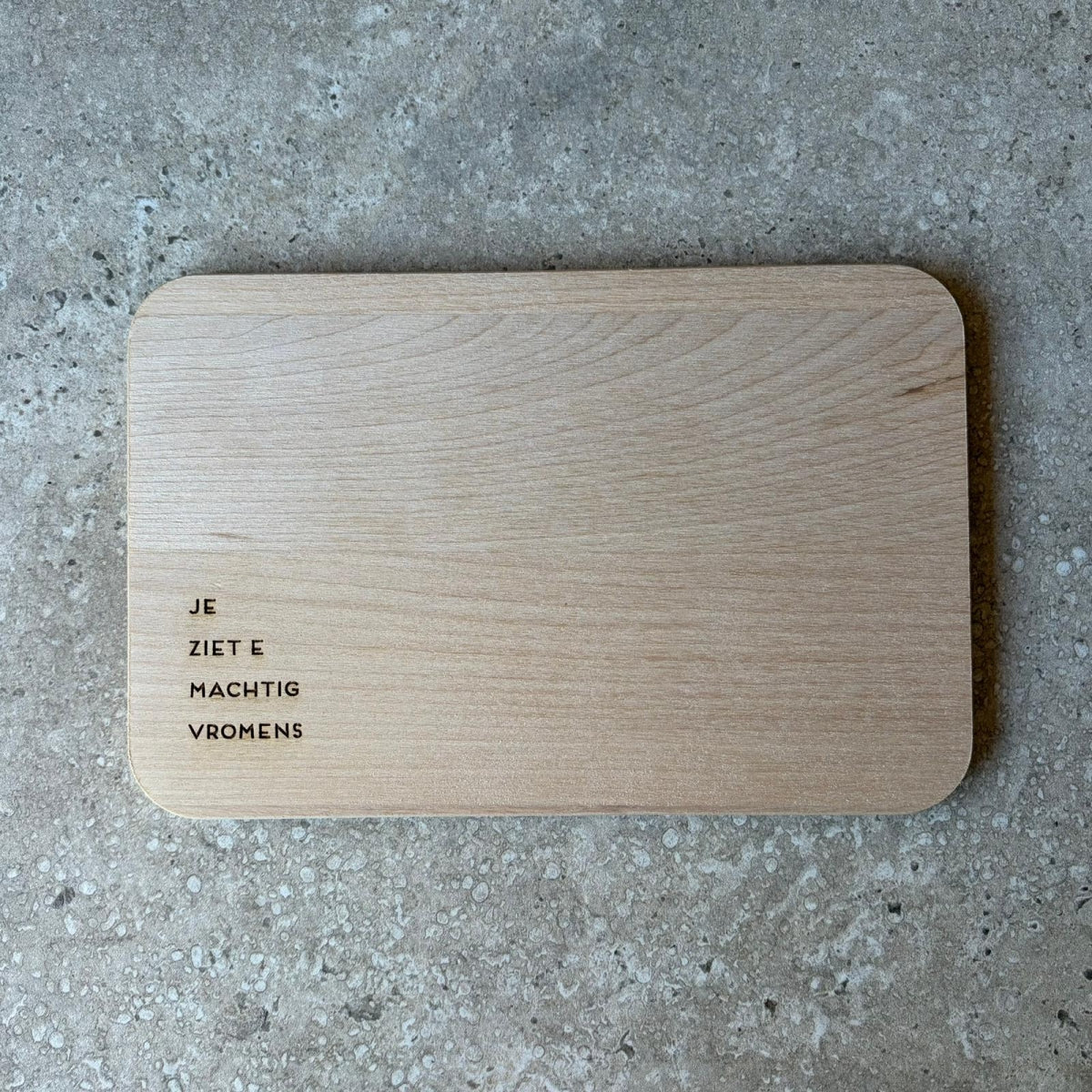 Houten broodplank met spreuk