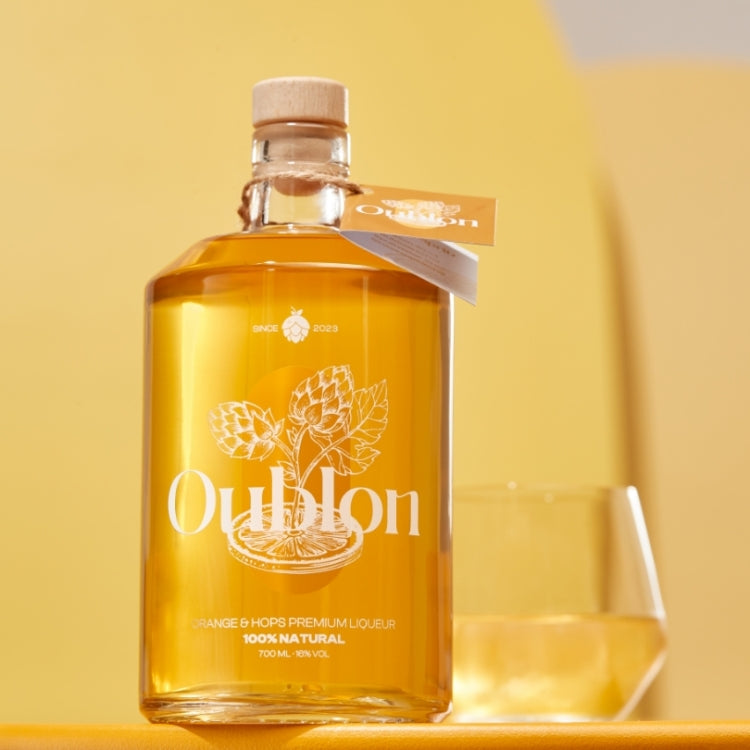 Oublon liqueur van sinaasappel en hoppe