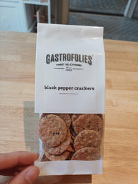 Black pepper crackers