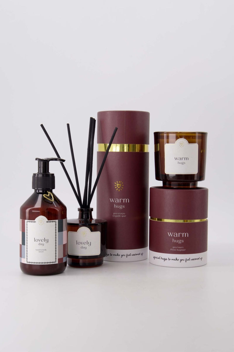 Geurkaars in koker 'warm hugs'