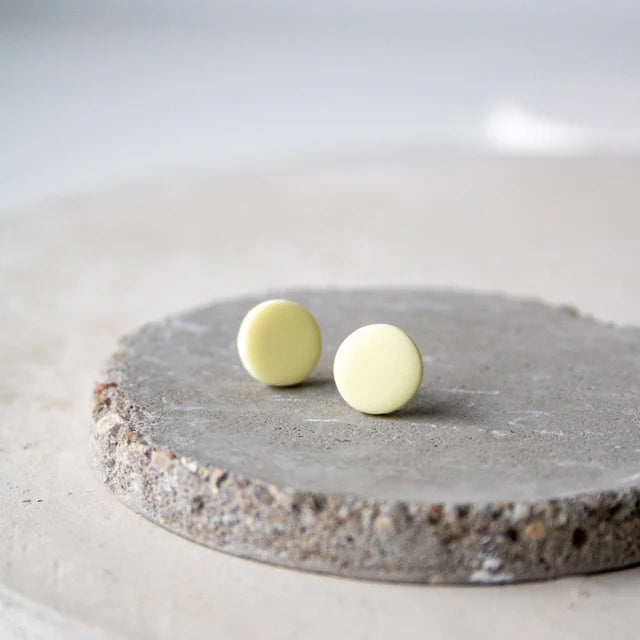 Oorbellen - Li Studs pastelgeel
