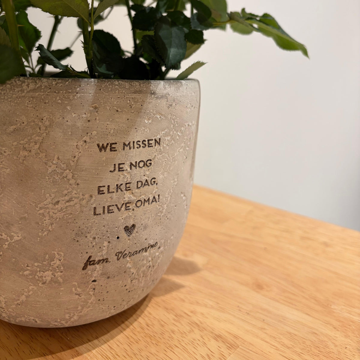 Betonnen bloempot - gepersonaliseerd